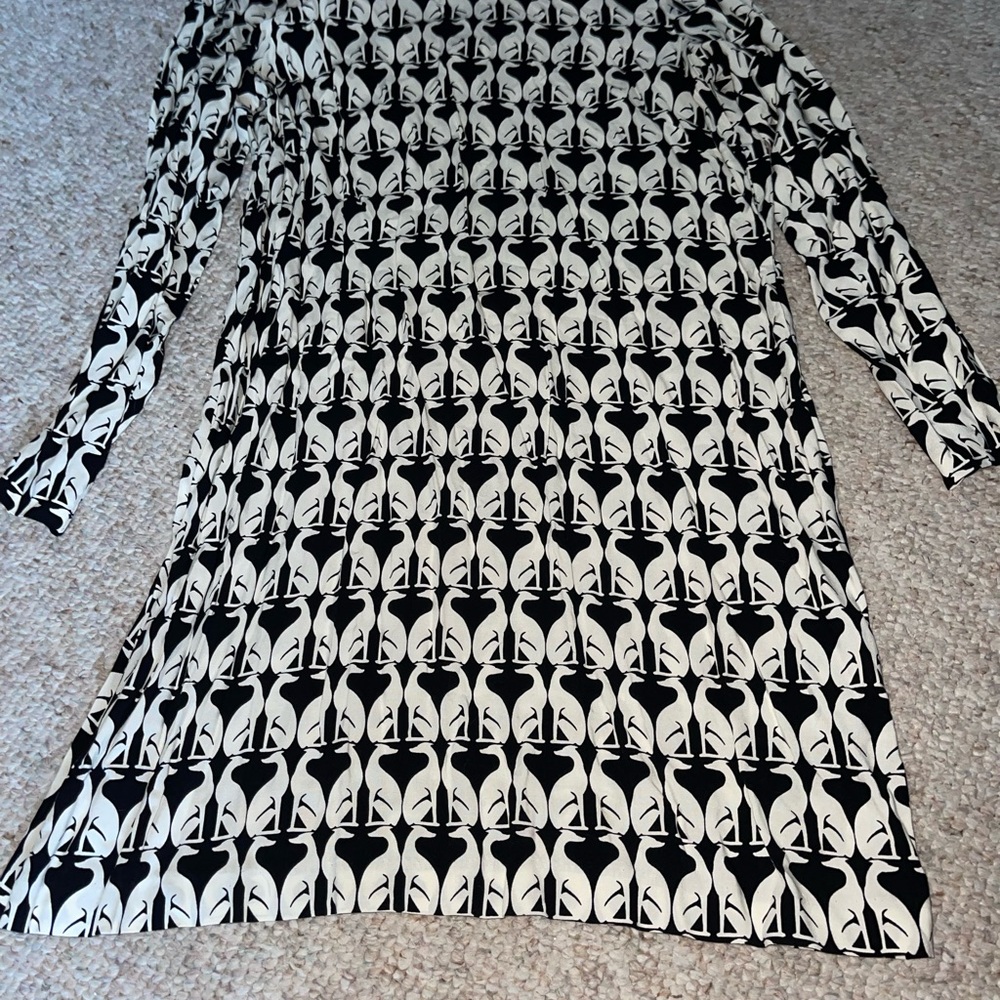 Women’s H&M Black/Ivory Greyhound Print Dress long sleeve size 10 mod graphic